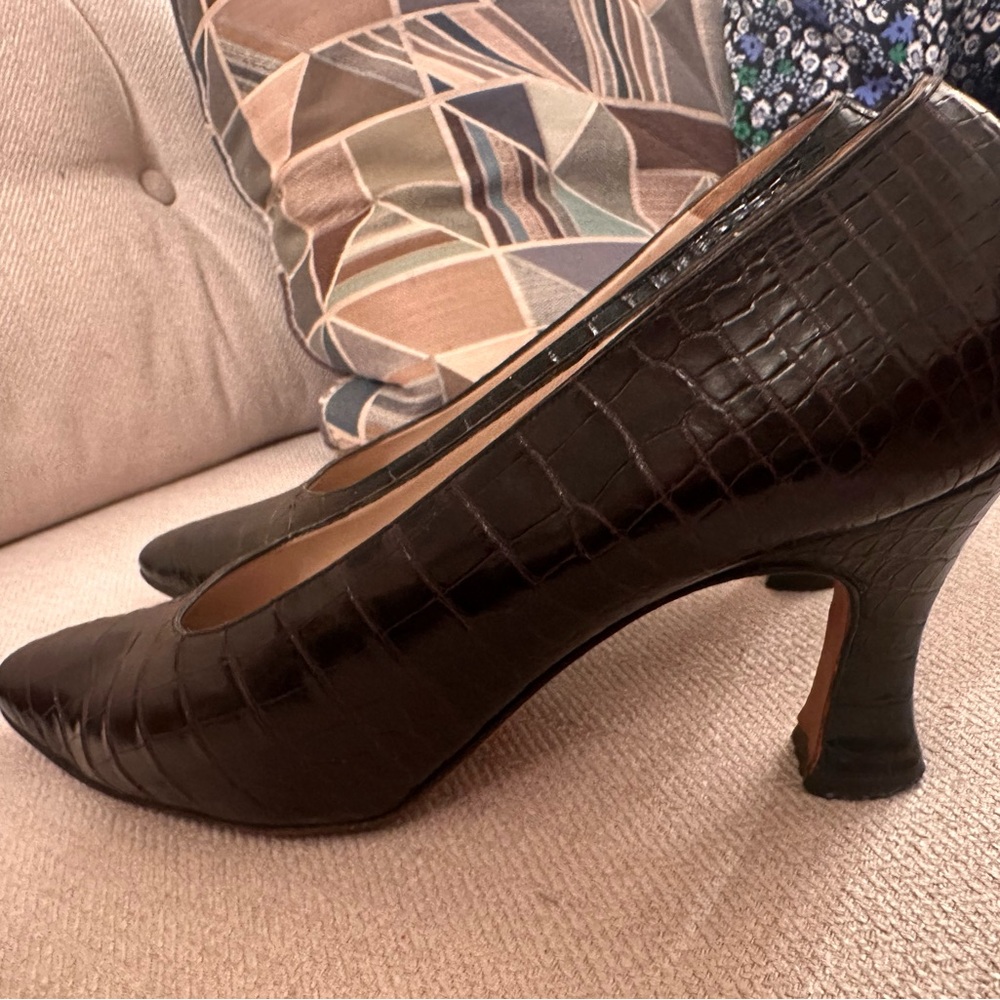 Bally crocodile black size 8 worn